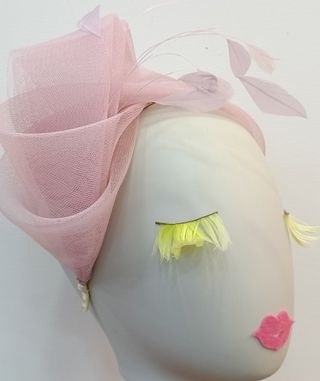 TOCADO PAMELA DE BODA. Diadema crin