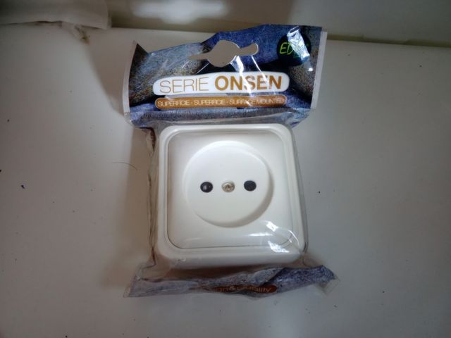 superficie Enchufe Base 10/16A serie Onsen EDM