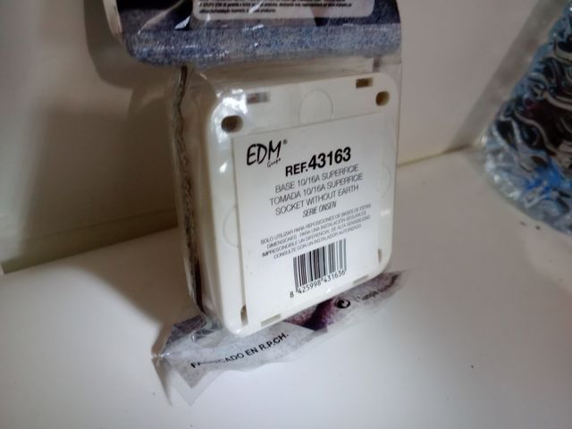 superficie Enchufe Base 10/16A serie Onsen EDM