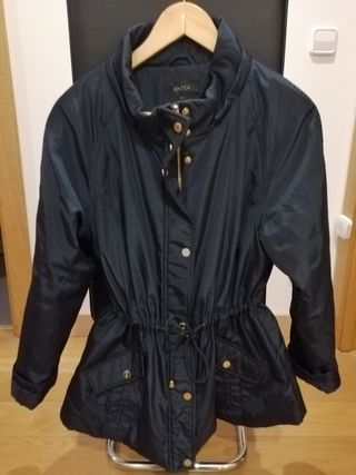 Chaqueta impermeable azul marino