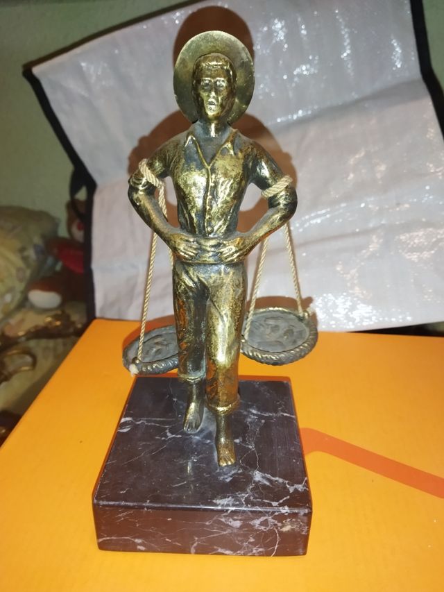 cenachero in bronzo antico con base in marmo