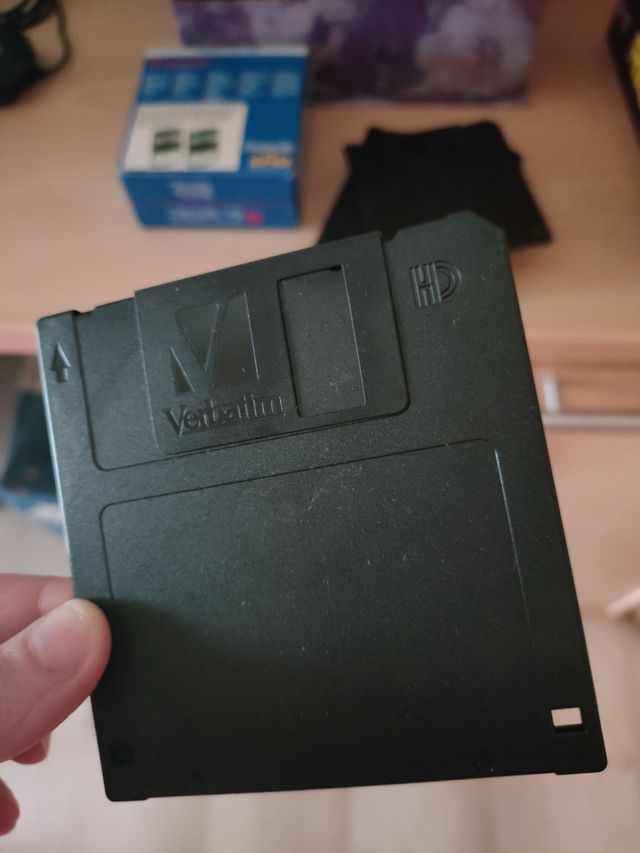 box floppy disk (9/10) Verbatim 1.44mb