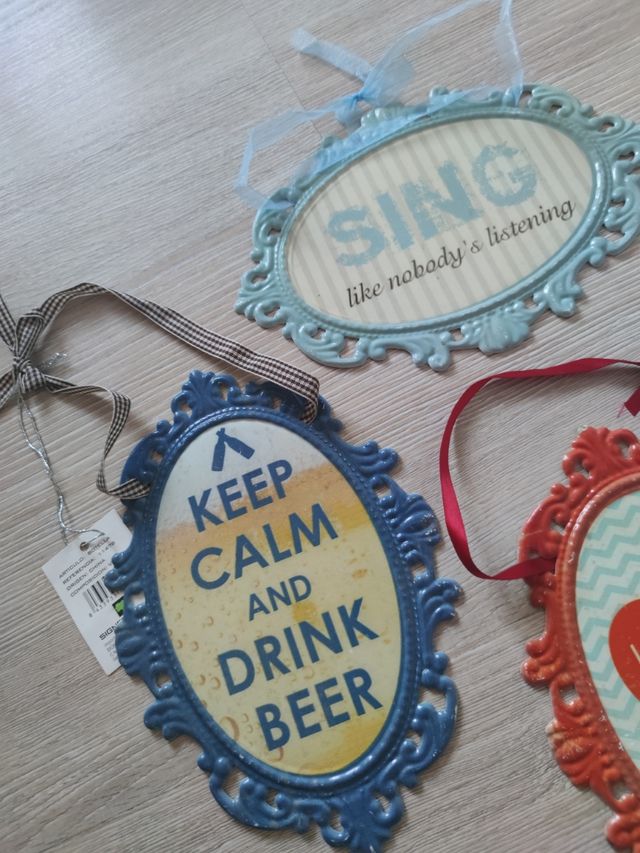 Placas decorativas de metal