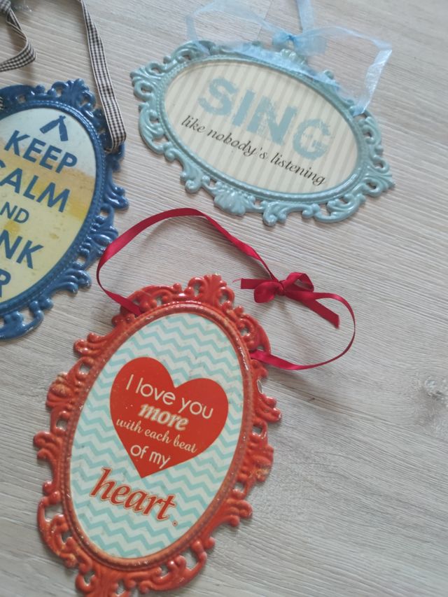 Placas decorativas de metal