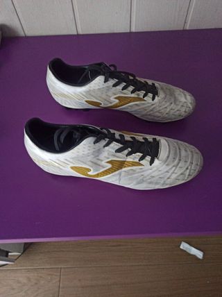 botas de futbol joma.