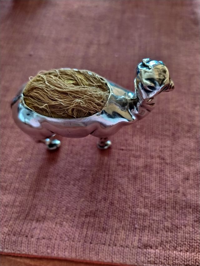 CAMELLO, MUY ANTIGUO..