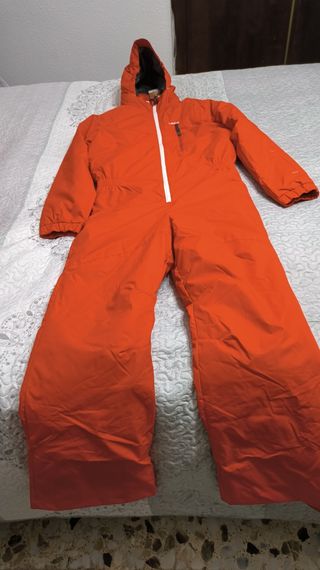 mono de nieve niño.