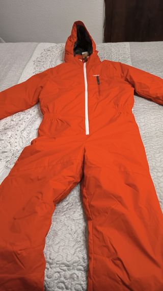 mono de nieve niño.