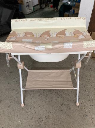 Cambiados con bañera