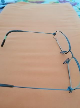 Montura de gafas. Calvin Klein.