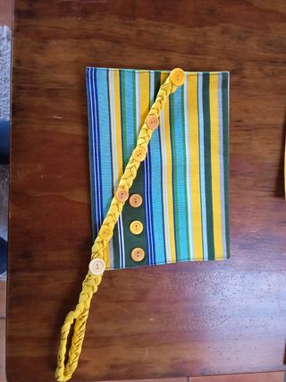 3 bolsos de mano tipo sobre