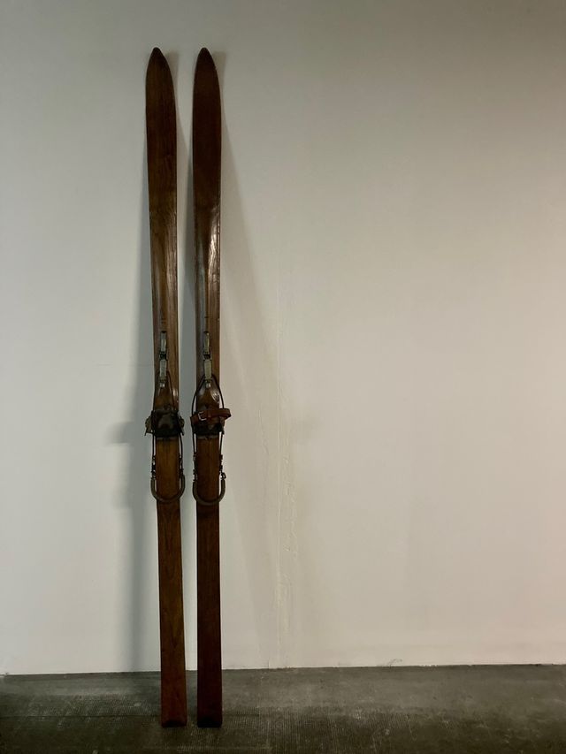 Esquís de madera antiguos