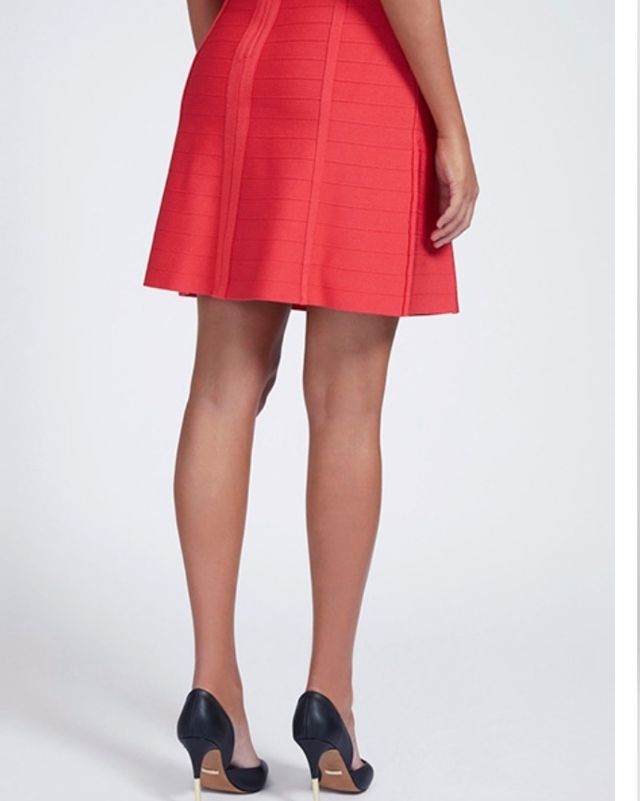 falda roja Guess marciano