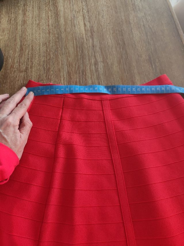 falda roja Guess marciano