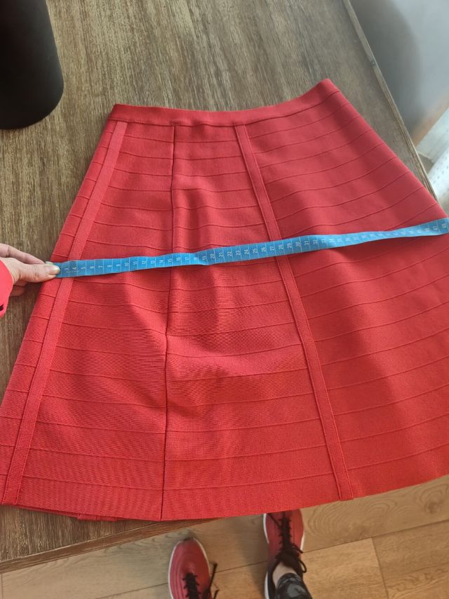 falda roja Guess marciano