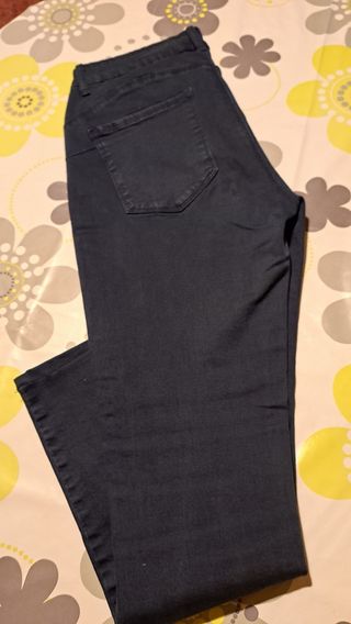 Pantalón pitillo azul oscuro