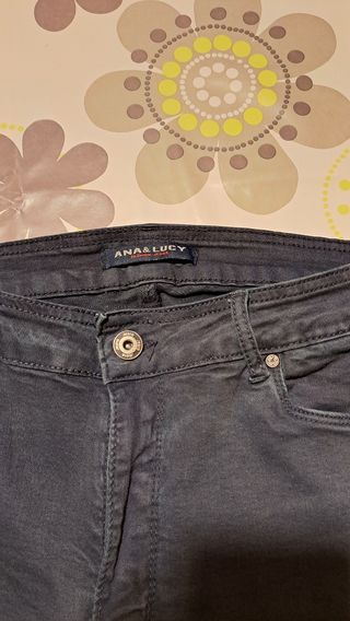 Pantalón pitillo azul oscuro