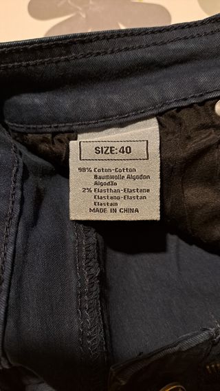 Pantalón pitillo azul oscuro