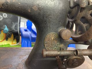 Maquina de coser Singer antigua