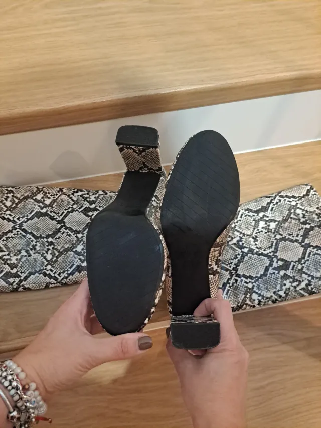 Botas mujer altas de tacón de serpiente. Numero 38