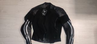 chaqueta moto cuero Yamaha MT