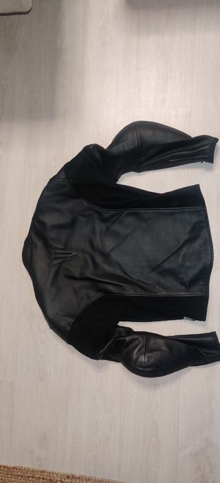 chaqueta moto cuero Yamaha MT