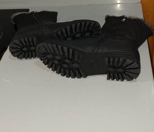 Bota negra de piel talla 40