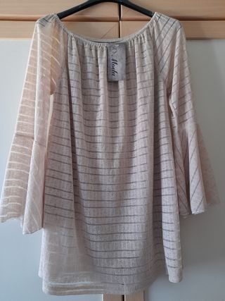 Blusa de mujer fluida