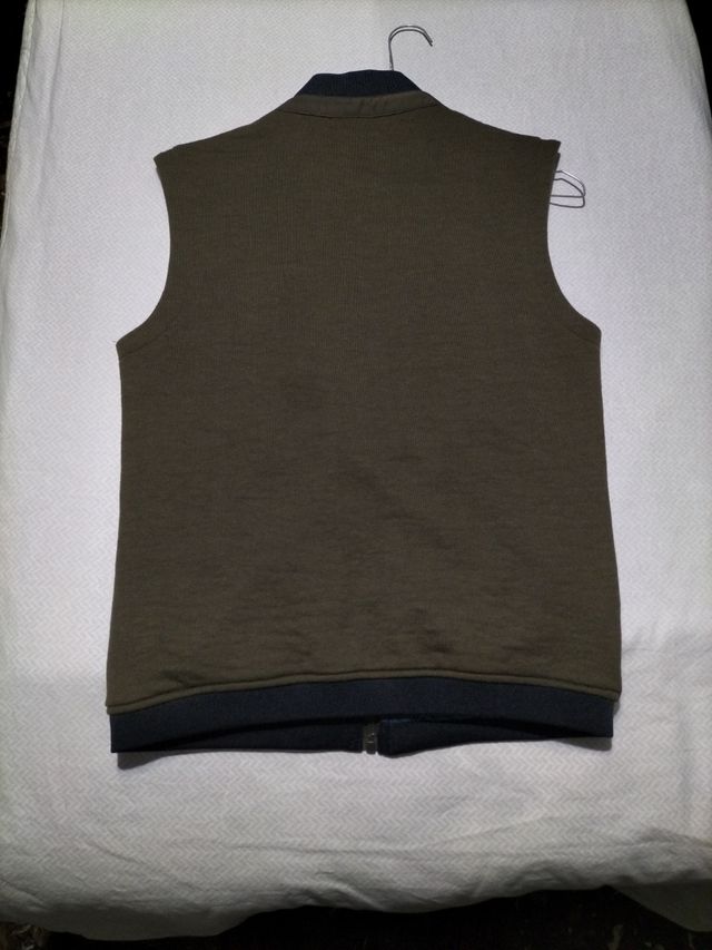 chaleco verde de zara 