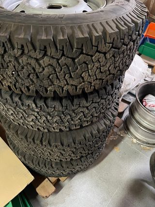 Neumaticos + llantas 4x4 insa turbo 245/75 R16