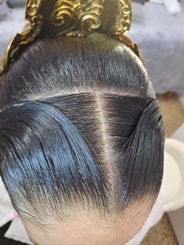 moños de fallera y hondas valencianas