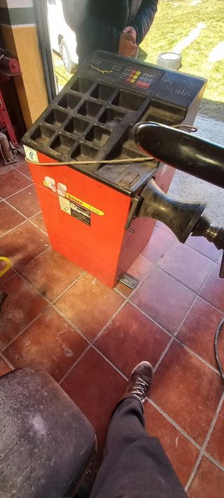 maquina de equilibrado de ruedas