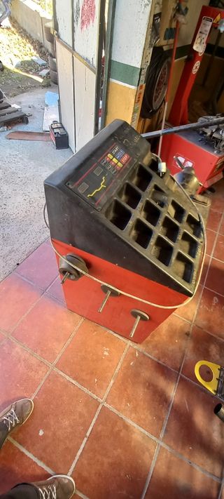 maquina de equilibrado de ruedas