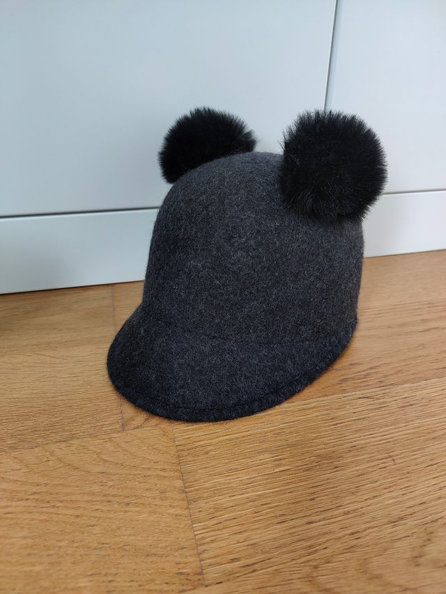 Sombrero niña pañete gris oscuro.