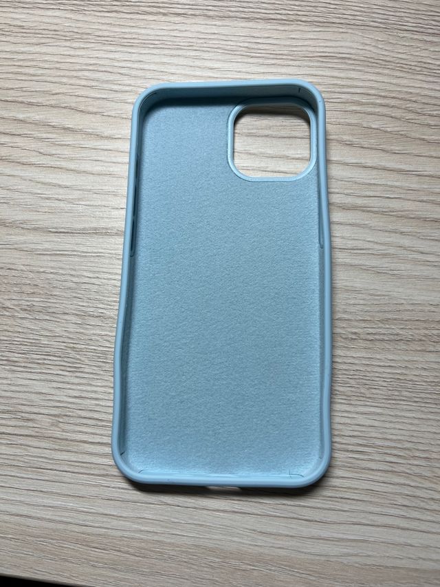 Funda móvil silicona azul claro iPhone 13