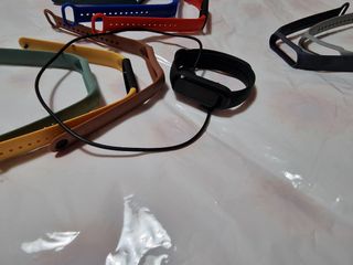 orologio fitness con cinturini intercambiabili