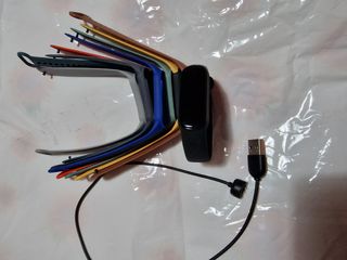 orologio fitness con cinturini intercambiabili