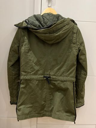 Parka verde Zara