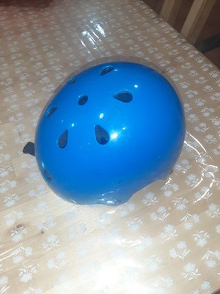 Casco patines