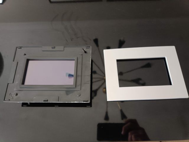 DOMOTICA Centralita tactil SIMON VOX 