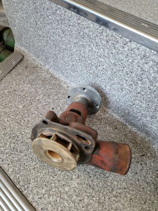 Bomba de agua para tractor - ref. r00139