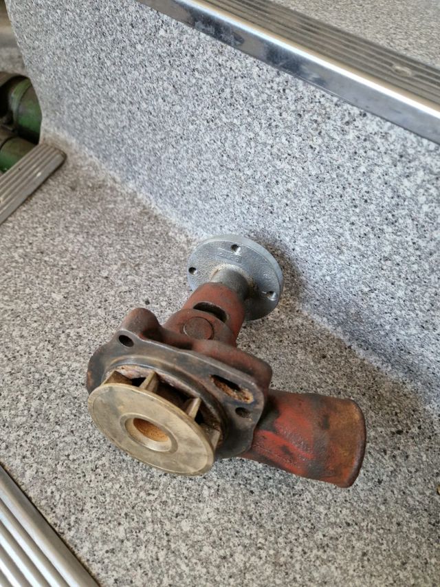 Bomba de agua para tractor - ref. r00139