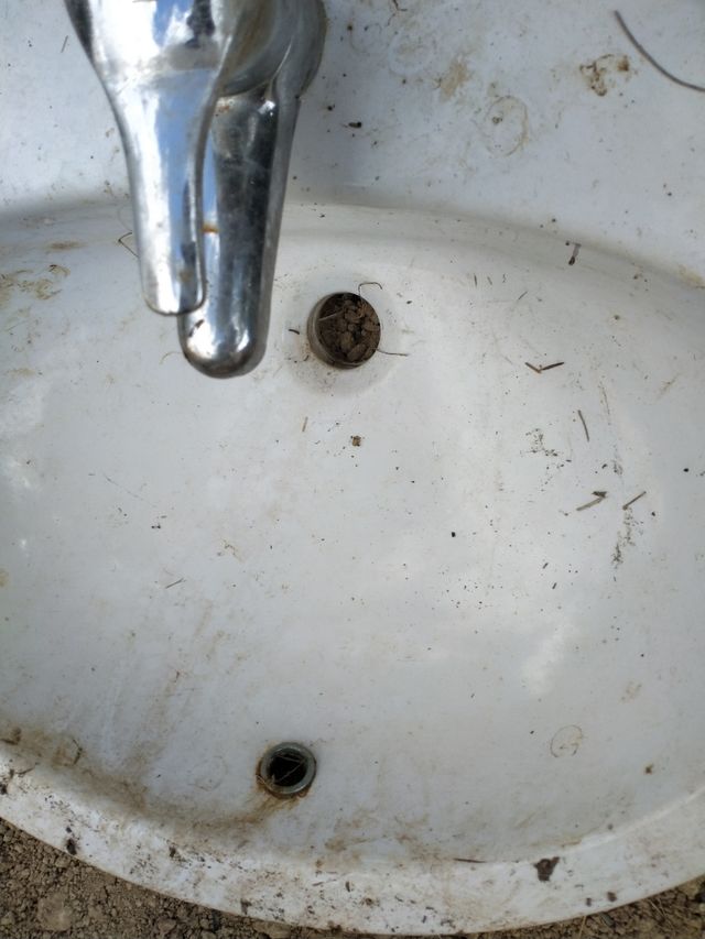 Lavabo con grifo VALADARES.