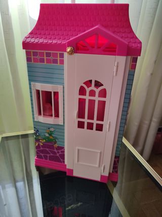 casita de Barbie con carrito