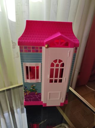 casita de Barbie con carrito