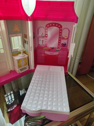 casita de Barbie con carrito