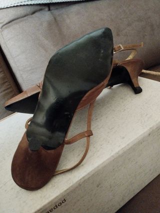 Zapatos t-39 dorado/ocre Victoria Delef