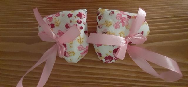 Decorazioni shabby chic 2 cuori con fiocco rosa