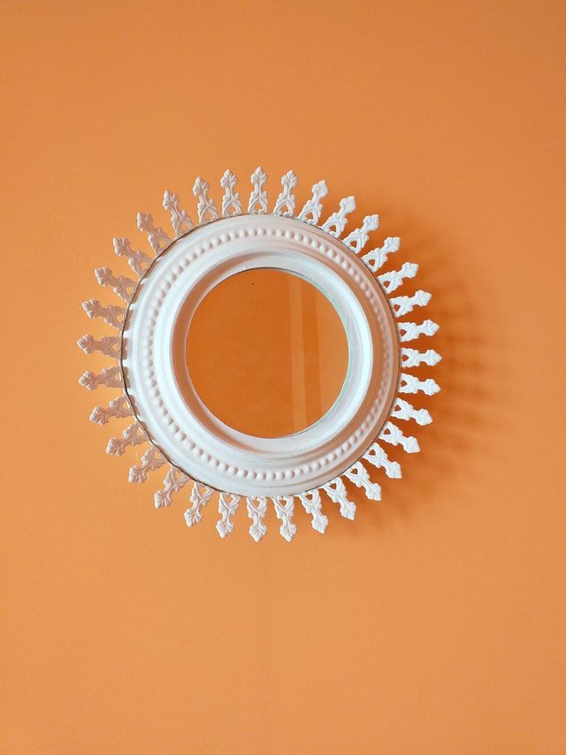 Espejo redondo de 54 cms. de diametro, color gris