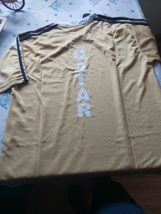 camiseta de Qatar talla XL